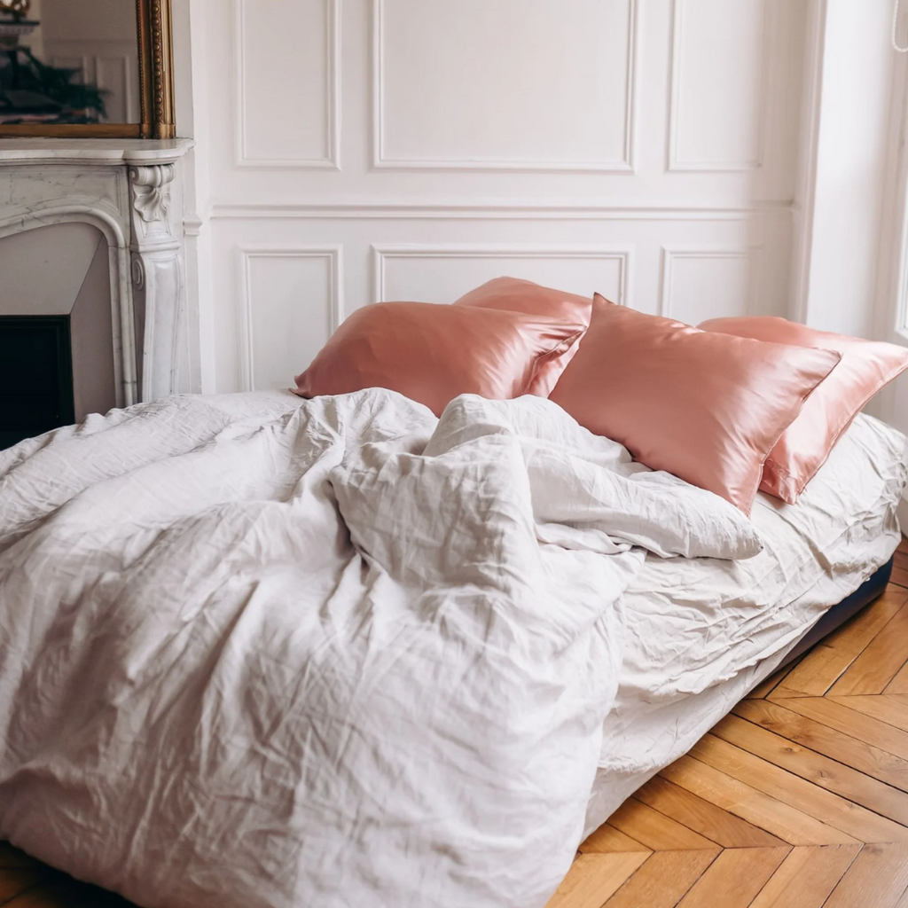 Taie d'oreiller en satin et microfibre